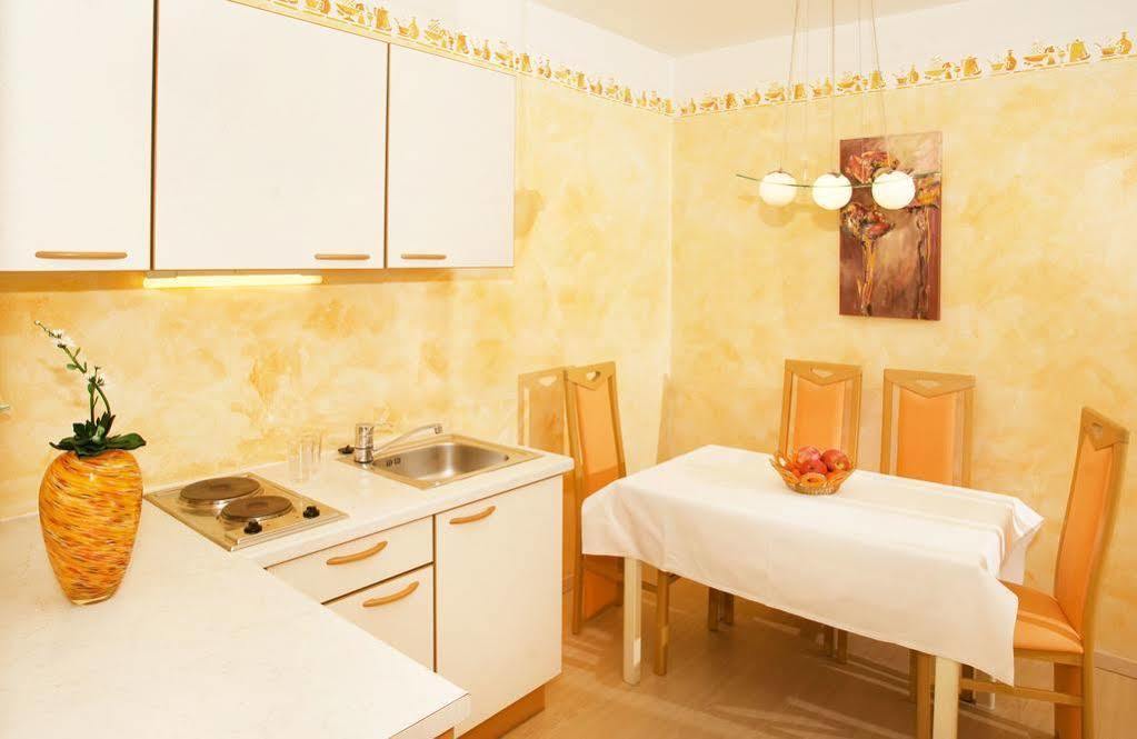 Hotel Garni Elisabeth Пёрчах-ам-Вёртерзе Экстерьер фото